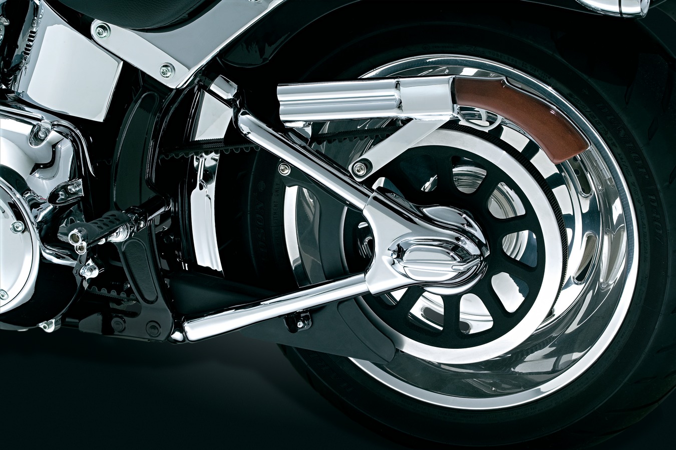 ピンク・ブルー スイングアーム Kuryakyn Swingarmは00-07メイルコロン用 オリジナルのタイトルを表示する Kuryakyn  Swingarm チューブカバー 00-07 ソフテイルクロ