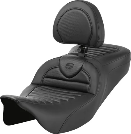 Saddlemen Standard Reach Tuck & Roll Carbon Fiber Roadsofa Seat With Drivers Backrest For Harley Davidson 2008-2024 FLHR, FLHT, FLHX & FLTR Touring Models (Does Not Fit 2023-2025 CVO Models) (808-07B-204B0)